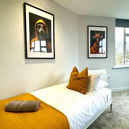 Bournemouth Getaway: 3Br Apartment Near Beach מראה חיצוני תמונה