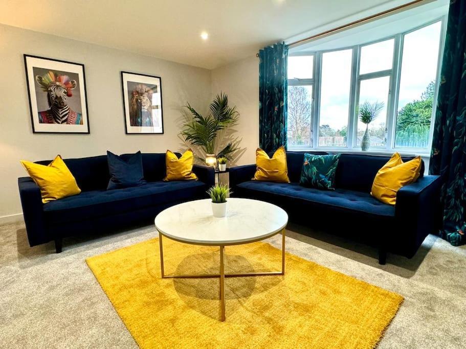 Bournemouth Getaway: 3Br Apartment Near Beach מראה חיצוני תמונה