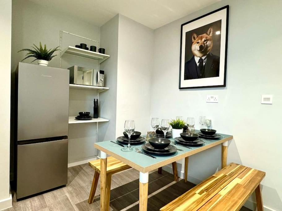 Bournemouth Getaway: 3Br Apartment Near Beach מראה חיצוני תמונה