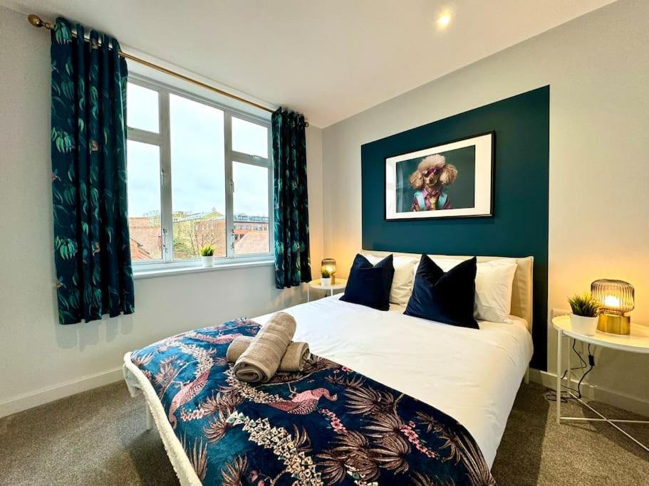 Bournemouth Getaway: 3Br Apartment Near Beach מראה חיצוני תמונה