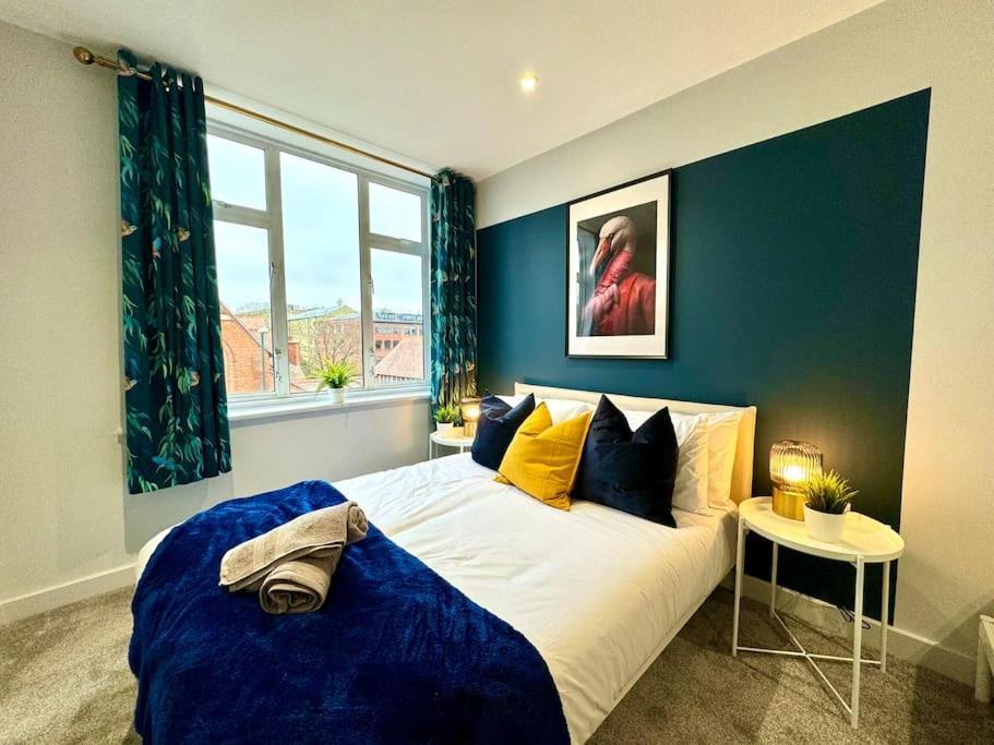 Bournemouth Getaway: 3Br Apartment Near Beach מראה חיצוני תמונה